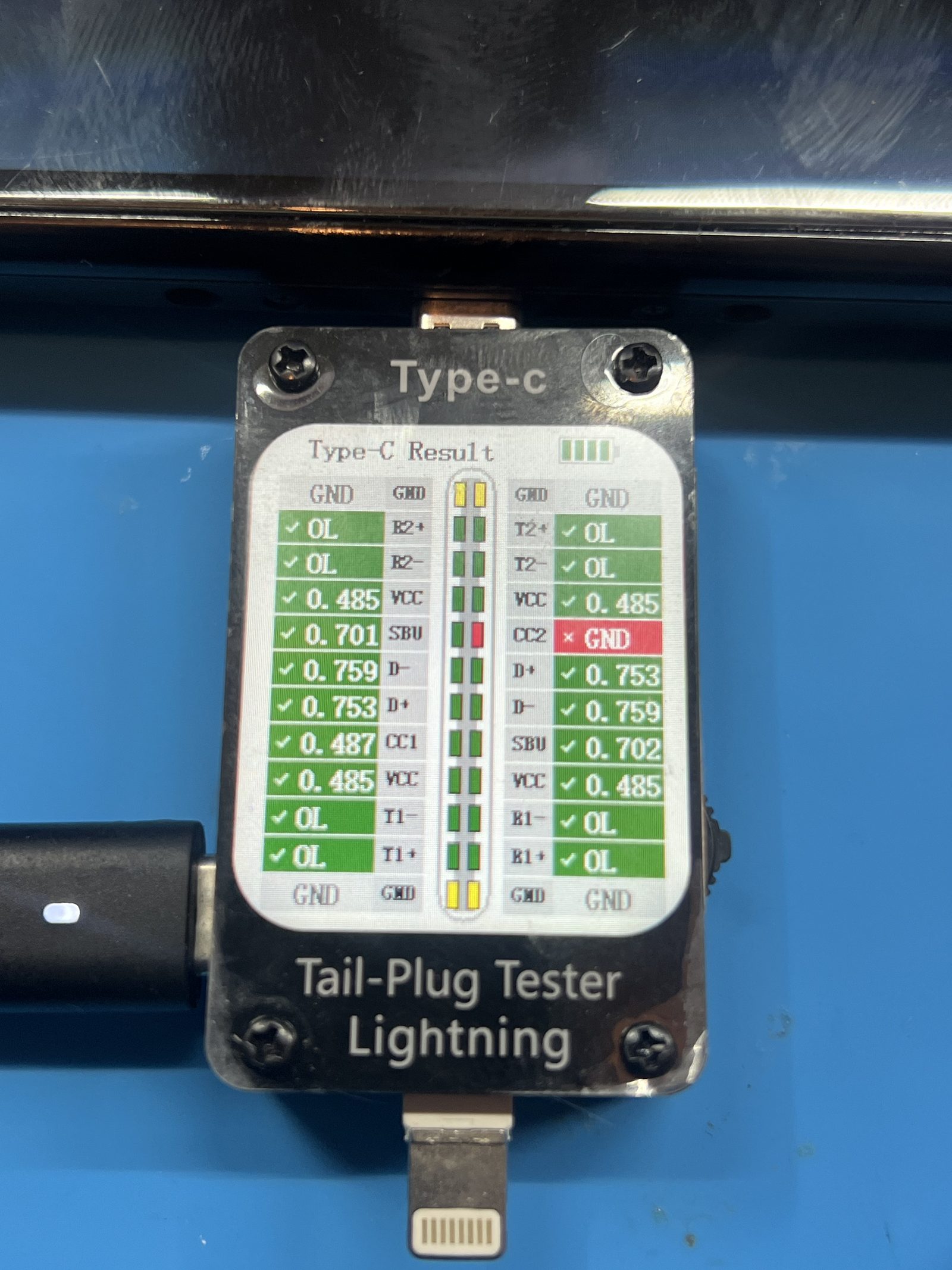 USB-C tester showing one CC line pulled to ground
